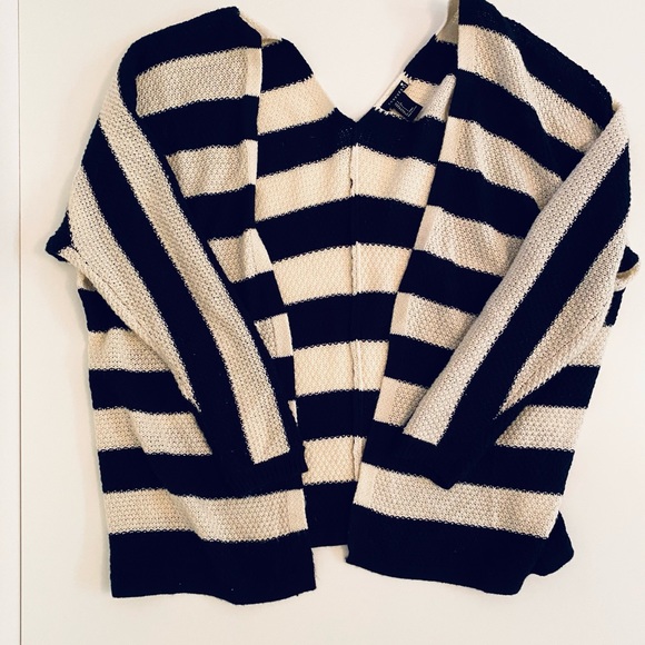 FOREVER 21 Sweater Sz. Small - Picture 4 of 5